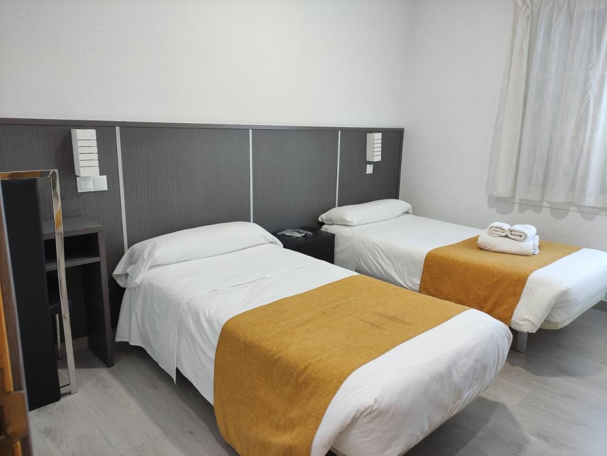 Hostal Dona Isabel Majadahonda Exterior foto